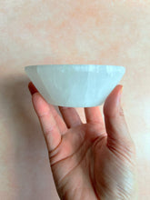 Load image into Gallery viewer, Selenite Charging Bowl
